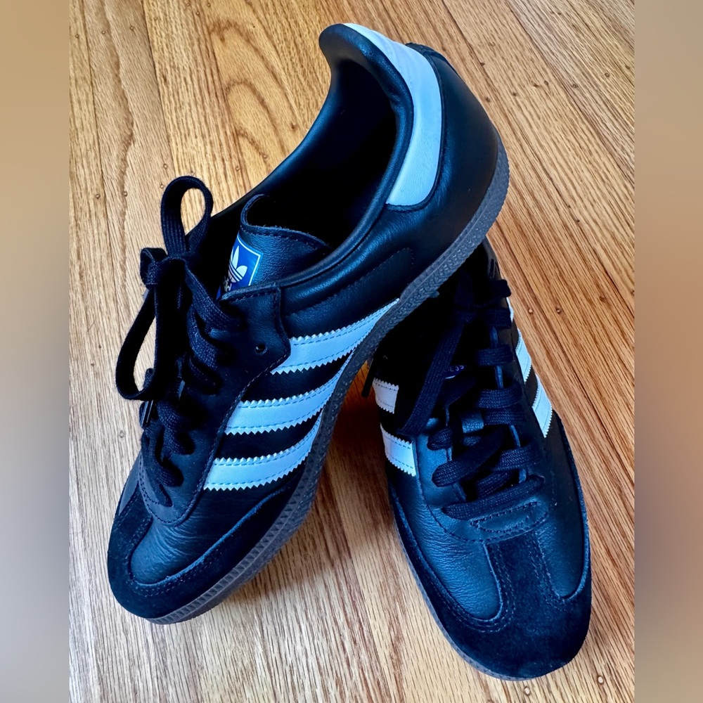 ✨Adidas Black Samba, like new 🖤